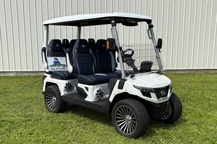 Evolution D-MAX GT4 Golf Cart